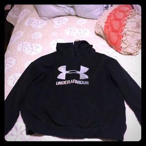 Black Under Armuor sweatshirt